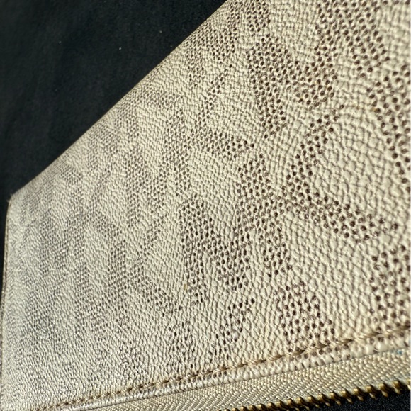 Michael Kors Jet Set Wallet - Vanilla - Picture 8 of 8